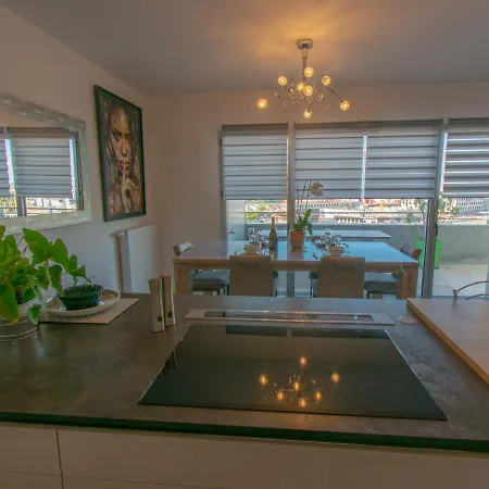 Appartement 90M2-Roof Top Prive 100M2-Parking Prive-Clim Mobile *