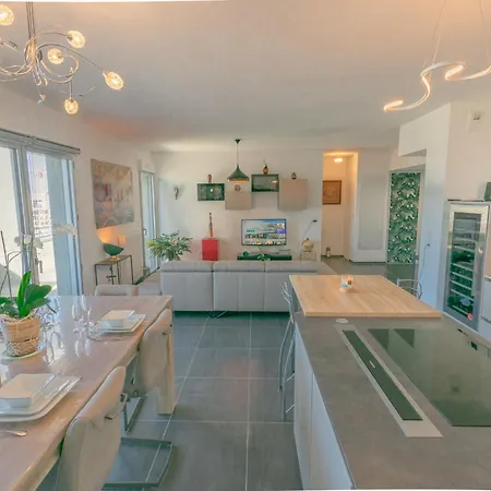 90m2-roof Privé 100m2-parking Privé-clim Mobile Apartamento Nantes