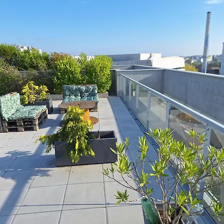 Appartement 90m2-roof Privé 100m2-parking Privé-clim Mobile